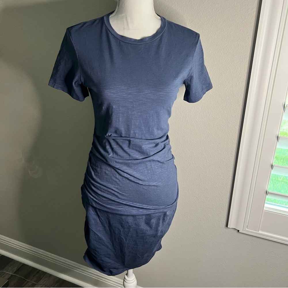 Express casual dress. Size S. Stretchy. Navy Blue. Ruched bottom. Fits great.